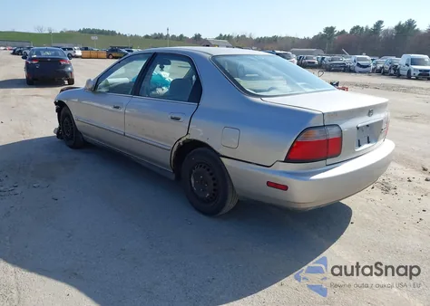 1997 Honda Accord Se z USA, uszkodzony, nr VIN 1HGCD5606VA123830